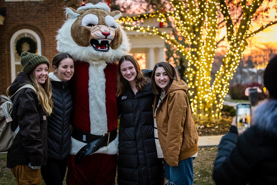 Northwest celebrates holiday season with annual tree-lighting